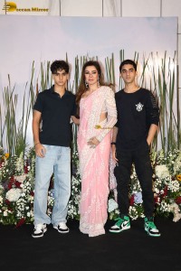 Salman Khan’s Eid Celebration attended by Riteish Deshmukh, Genelia, Arpita, Sonali Bendre, and Jackie Shroff