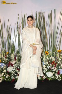 Salman Khan’s Eid Celebration attended by Riteish Deshmukh, Genelia, Arpita, Sonali Bendre, and Jackie Shroff