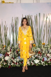 Salman Khan’s Eid Celebration attended by Riteish Deshmukh, Genelia, Arpita, Sonali Bendre, and Jackie Shroff