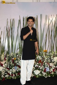 Salman Khan’s Eid Celebration attended by Riteish Deshmukh, Genelia, Arpita, Sonali Bendre, and Jackie Shroff