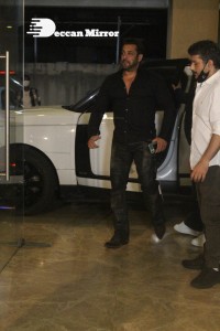 Salman Khan and Iulia Vântur attend Ramesh Taurani Diwali Bash
