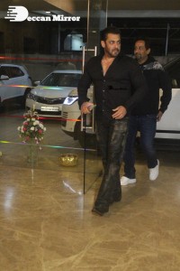Salman Khan and Iulia Vântur attend Ramesh Taurani Diwali Bash