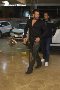Salman Khan and Iulia Vântur attend Ramesh Taurani Diwali Bash