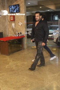 Salman Khan and Iulia Vântur attend Ramesh Taurani Diwali Bash