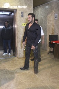 Salman Khan and Iulia Vântur attend Ramesh Taurani Diwali Bash