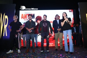 Salman Khan thanks his fans in Hyderabad for receiving Antim positively