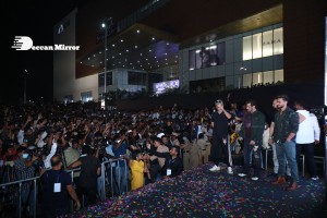 Salman Khan thanks his fans in Hyderabad for receiving Antim positively