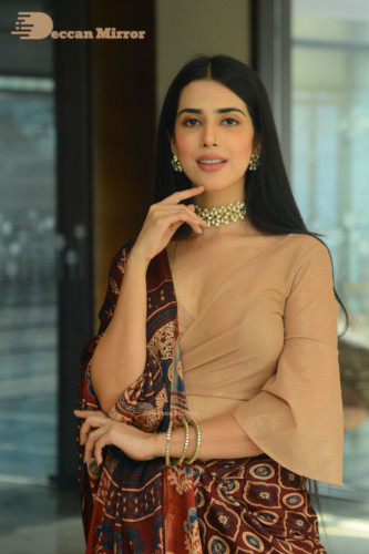 Telugu Actress Saloni Misra