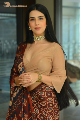 Telugu Actress Saloni Misra