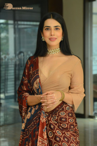 Telugu Actress Saloni Misra