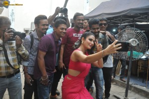 Vicky Kaushal and Fatima Sana Shaikh promote Sam Bahadur at Mehboob Studio