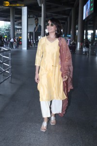 actress Samantha Ruth Prabhu stylish in a yellow salwar