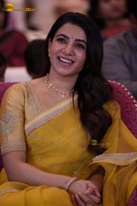 actress samantha ruth prabhu gorgeous in a yellow saree