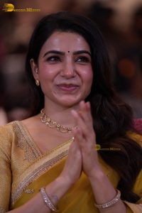 actress samantha ruth prabhu gorgeous in a yellow saree