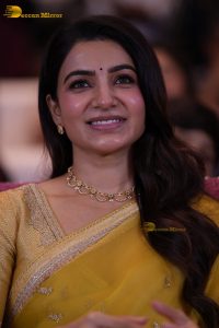 actress samantha ruth prabhu gorgeous in a yellow saree