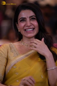 actress samantha ruth prabhu gorgeous in a yellow saree