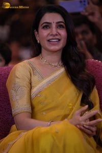 actress samantha ruth prabhu gorgeous in a yellow saree