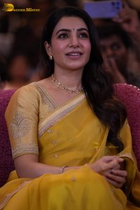actress samantha ruth prabhu gorgeous in a yellow saree