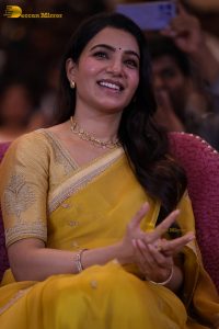 actress samantha ruth prabhu gorgeous in a yellow saree