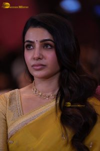 actress samantha ruth prabhu gorgeous in a yellow saree