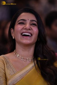 actress samantha ruth prabhu gorgeous in a yellow saree