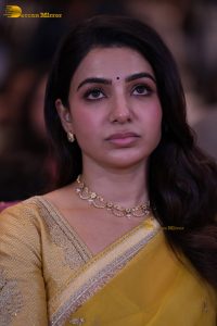 actress samantha ruth prabhu gorgeous in a yellow saree