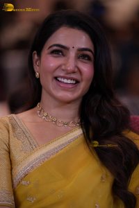actress samantha ruth prabhu gorgeous in a yellow saree