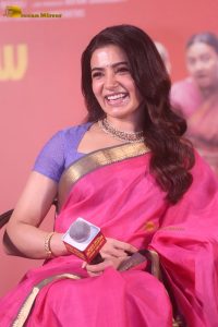 actress samantha beautiful in a pink saree