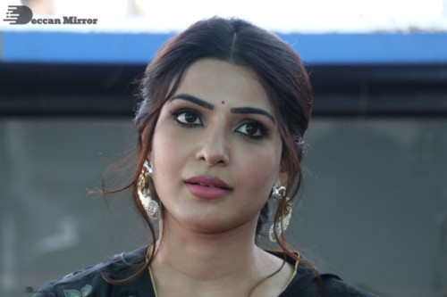 Telugu Actress Samantha Akkineni dressed in a black saree