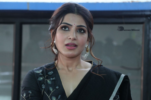 Telugu Actress Samantha Akkineni dressed in a black saree