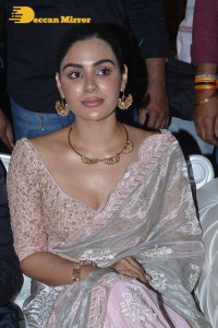 Samyuktha Menon in a light pink saree