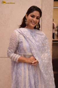 actress samyuktha menon in a simple salwar suit