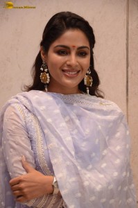 actress samyuktha menon in a simple salwar suit