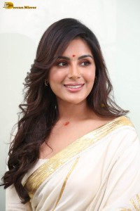 actress samyuktha menon in a white saree