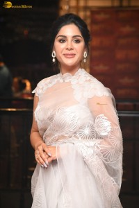 actress Samyuktha Menon ravishing looks in a silver color saree