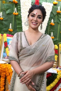 Samyuktha Menon regal traditional look in a white saree