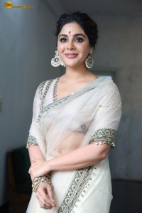 Samyuktha Menon regal traditional look in a white saree