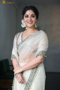 Samyuktha Menon regal traditional look in a white saree