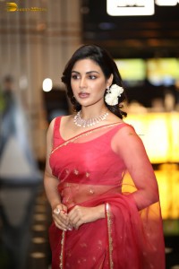 actress samyuktha menon in a red saree