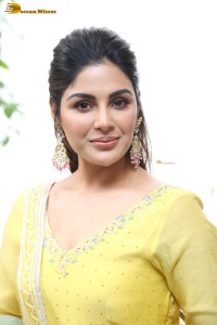 actress samyuktha menon in a yellow salwar kameez