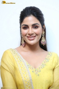 actress samyuktha menon in a yellow salwar kameez