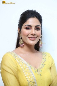 actress samyuktha menon in a yellow salwar kameez