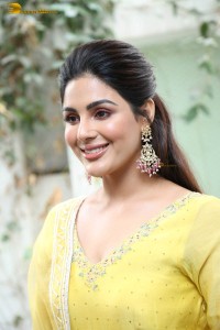 actress samyuktha menon in a yellow salwar kameez