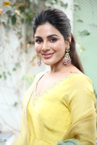 actress samyuktha menon in a yellow salwar kameez