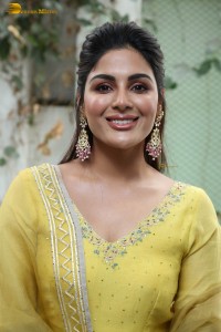 actress samyuktha menon in a yellow salwar kameez