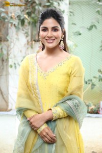 actress samyuktha menon in a yellow salwar kameez