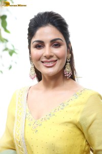 actress samyuktha menon in a yellow salwar kameez