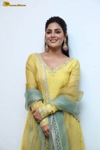 actress samyuktha menon in a yellow salwar kameez