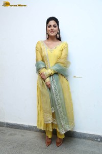 actress samyuktha menon in a yellow salwar kameez