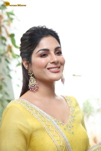 actress samyuktha menon in a yellow salwar kameez